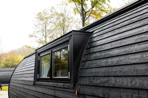 Annebergs Limtræ Natursuiter Hytter Sportscenter Vindue